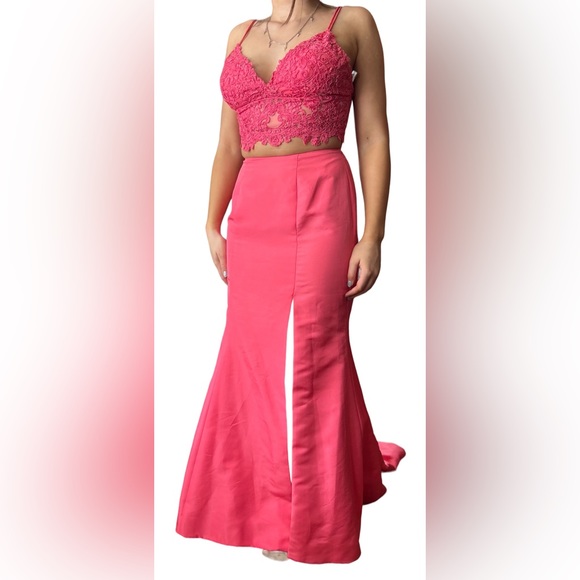 Gorgeous two piece dress!